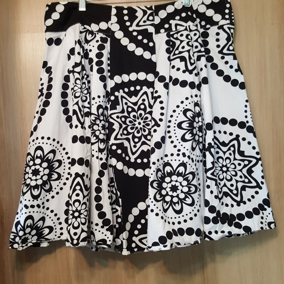Cato Dresses & Skirts - Black and white full skirt size 16